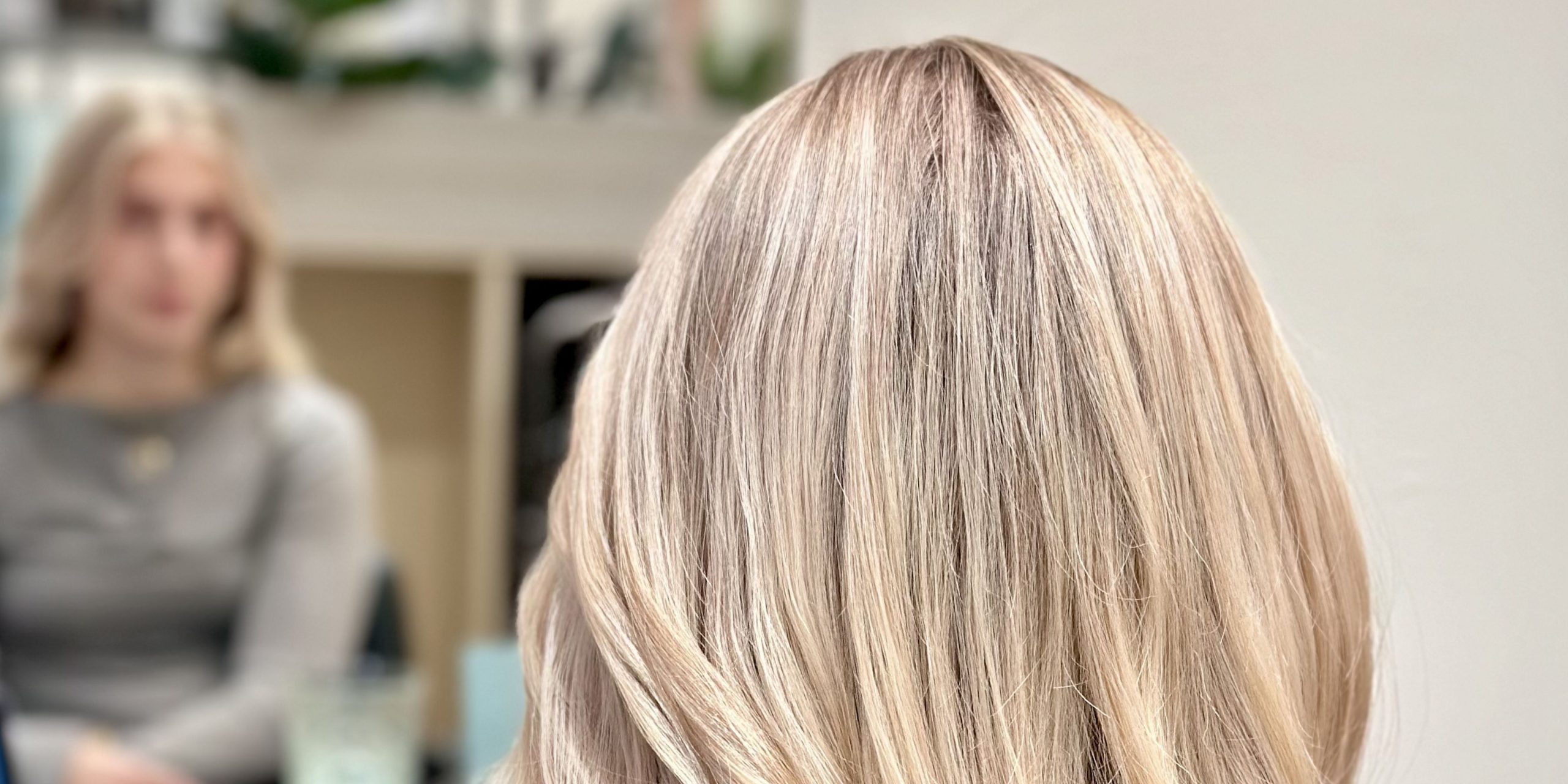 Fertiger Blond-Look nach dem Styling bei I am now